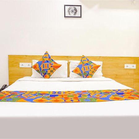 Fabhotel Saffron Inn I - Nr Darshan Museum Pune Bagian luar foto