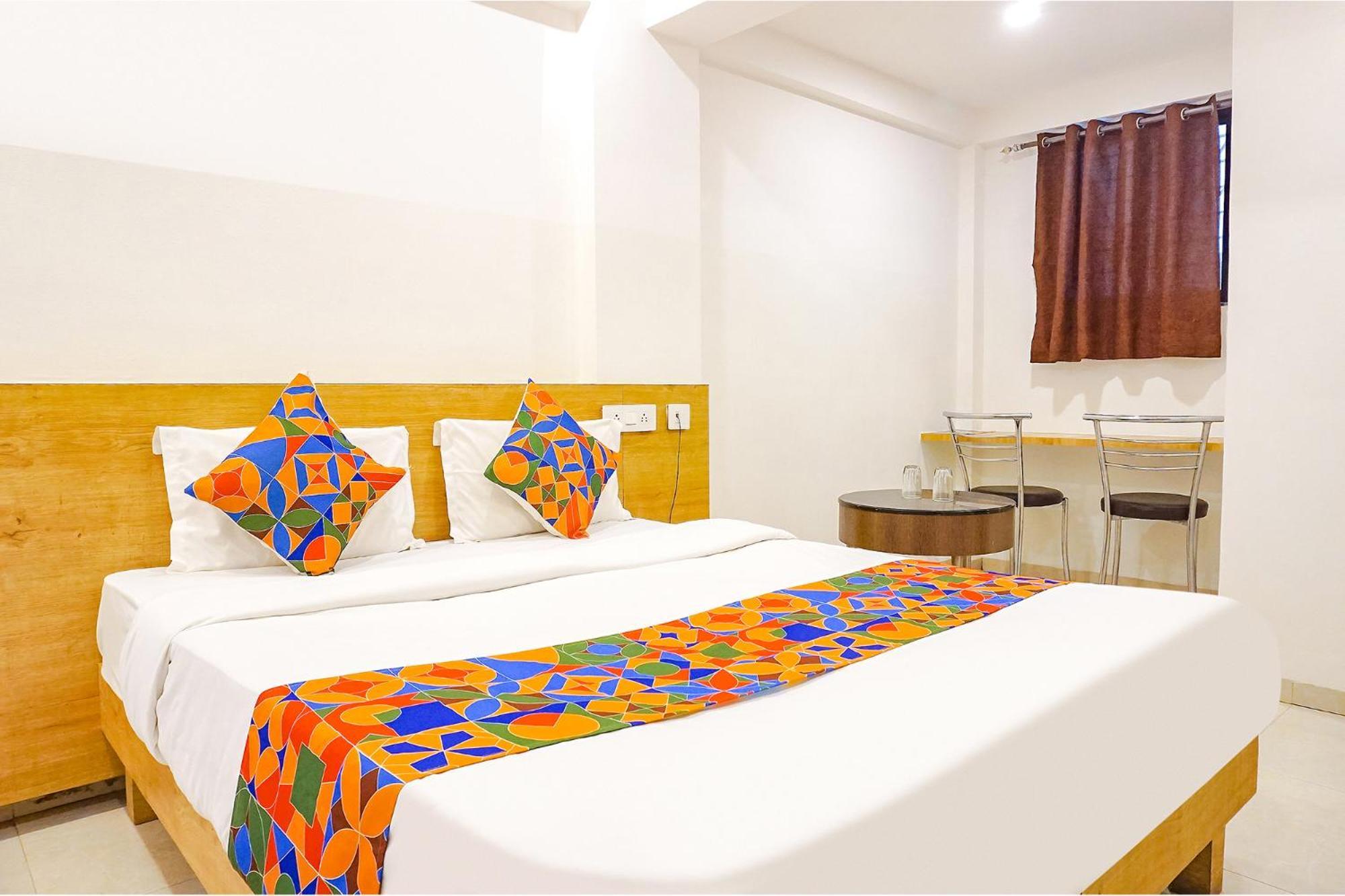 Fabhotel Saffron Inn I - Nr Darshan Museum Pune Bagian luar foto