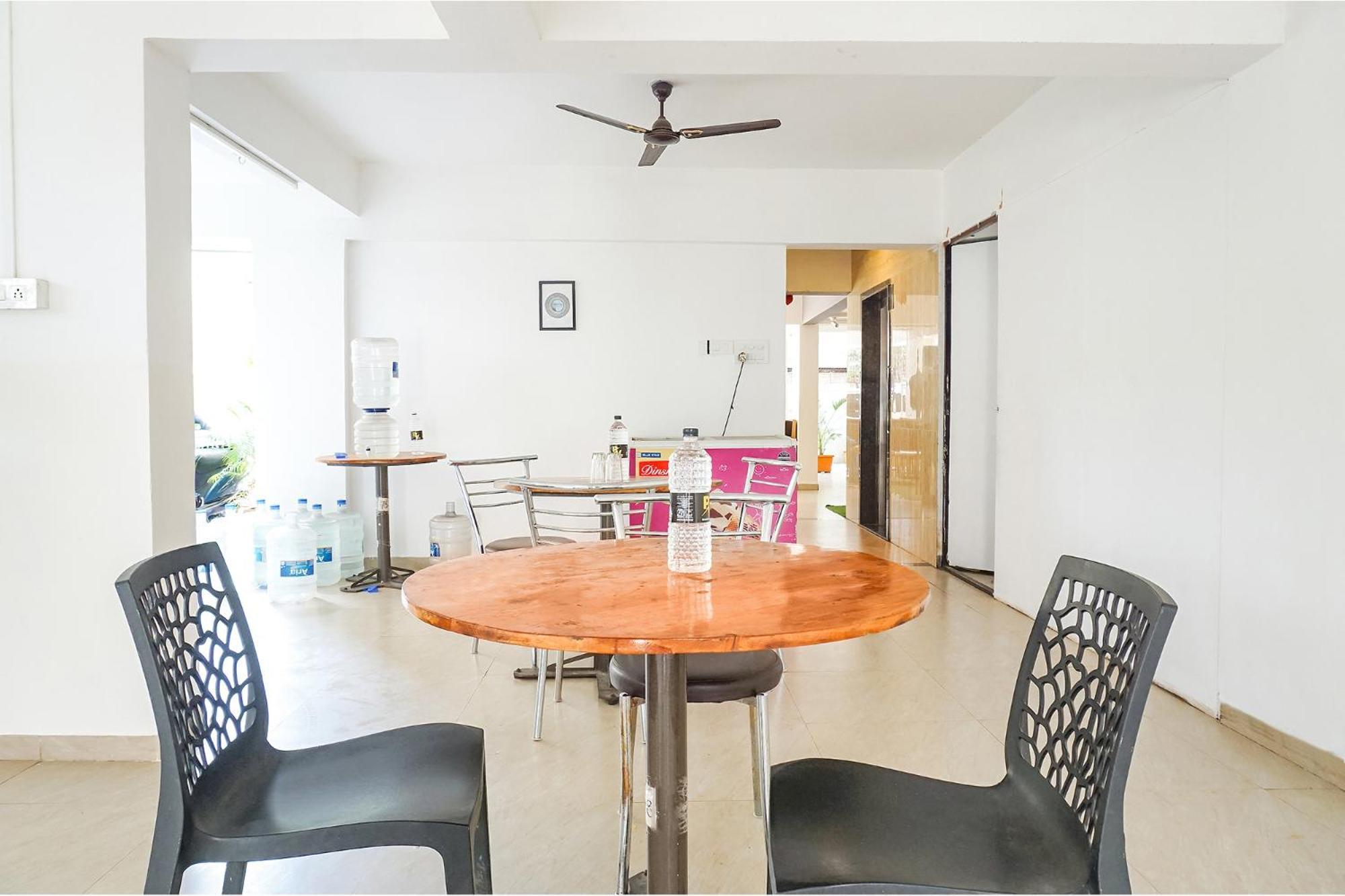 Fabhotel Saffron Inn I - Nr Darshan Museum Pune Bagian luar foto