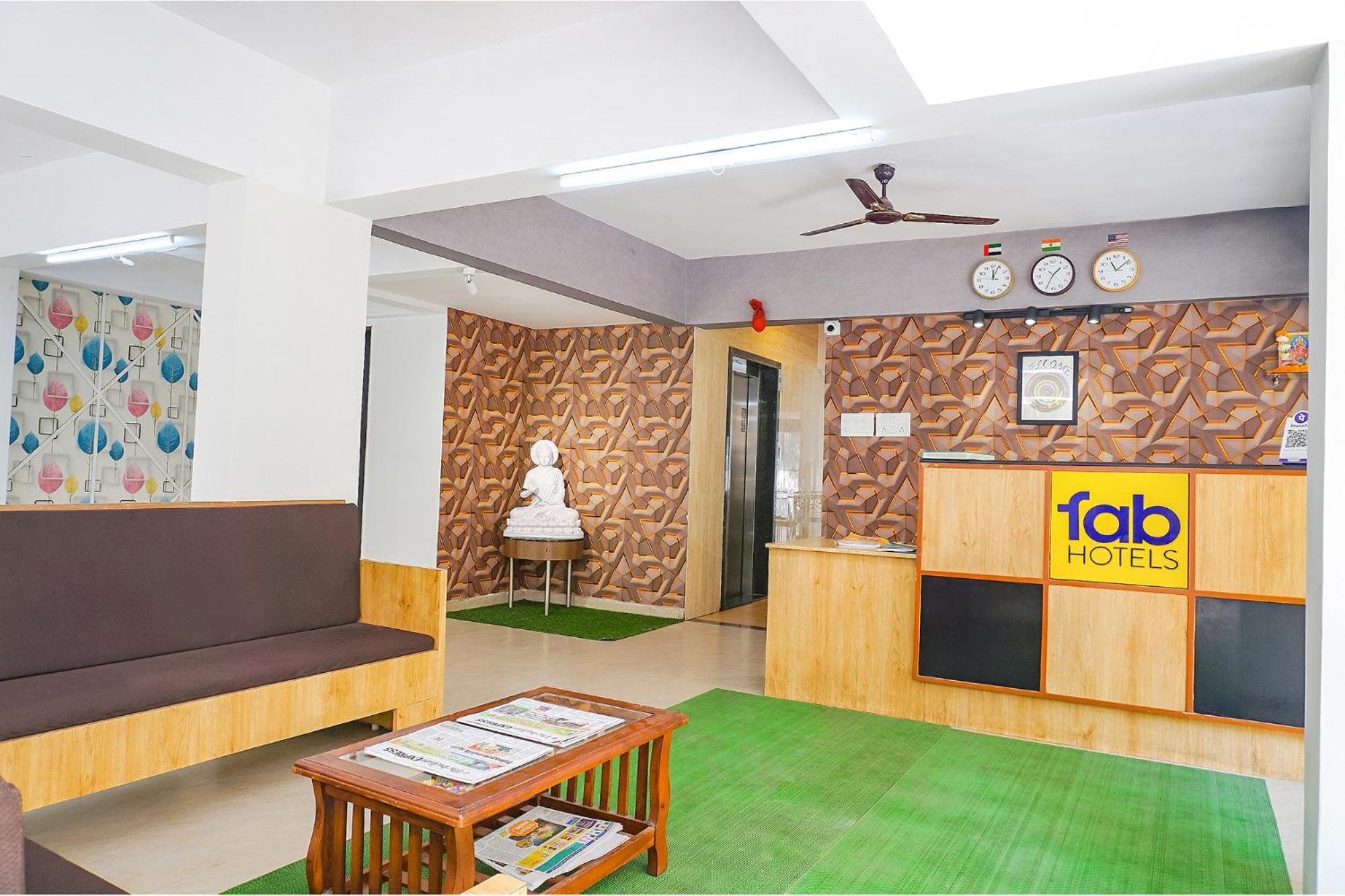 Fabhotel Saffron Inn I - Nr Darshan Museum Pune Bagian luar foto