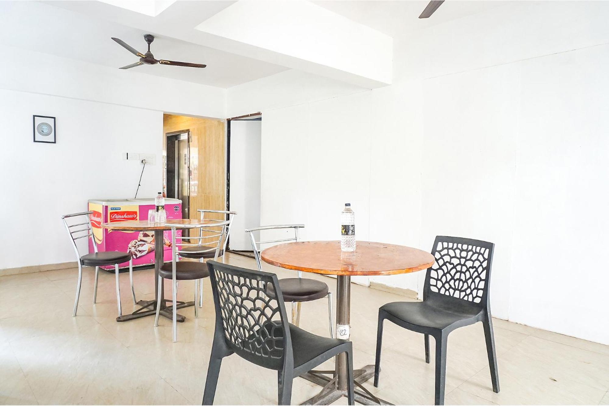 Fabhotel Saffron Inn I - Nr Darshan Museum Pune Bagian luar foto