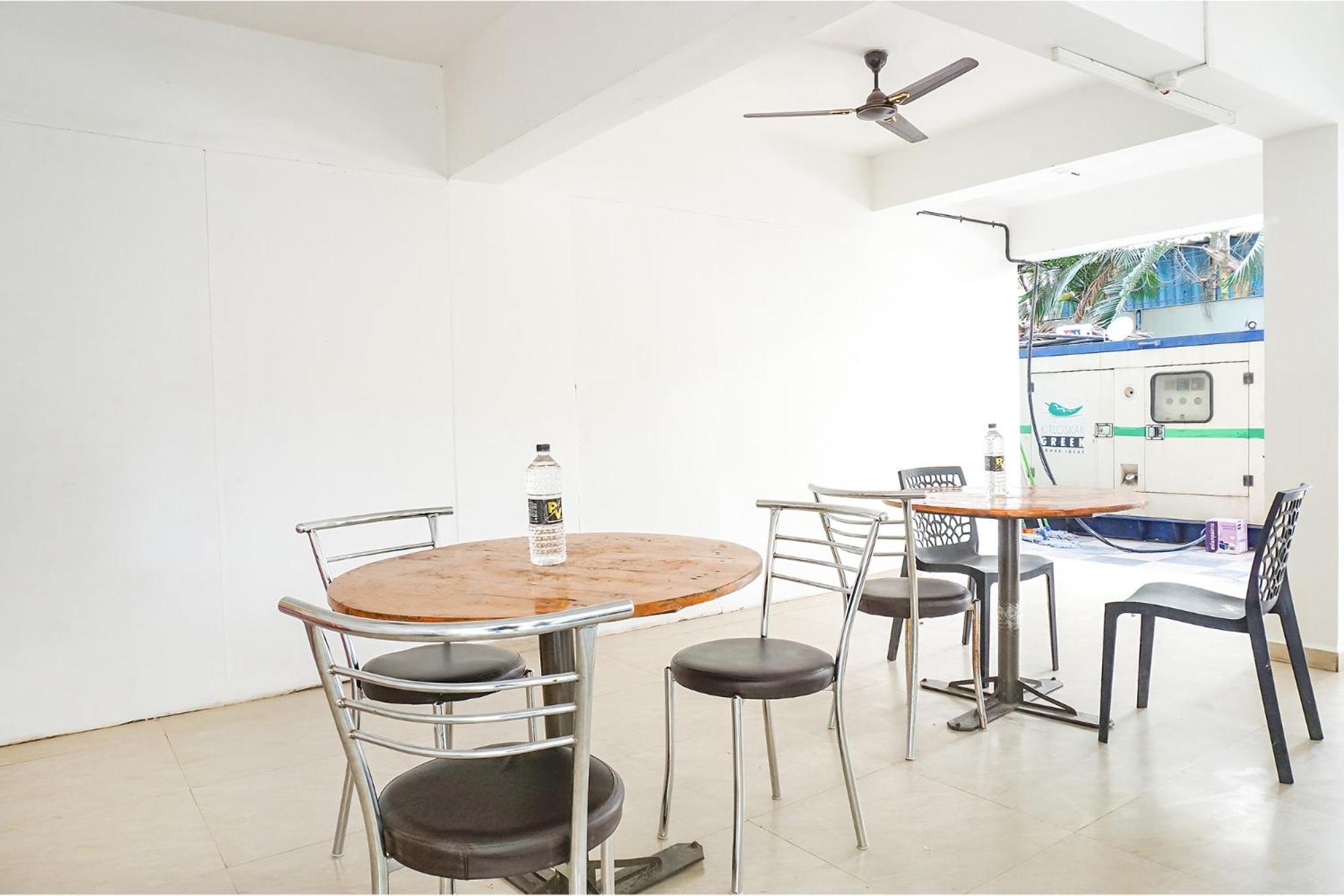 Fabhotel Saffron Inn I - Nr Darshan Museum Pune Bagian luar foto