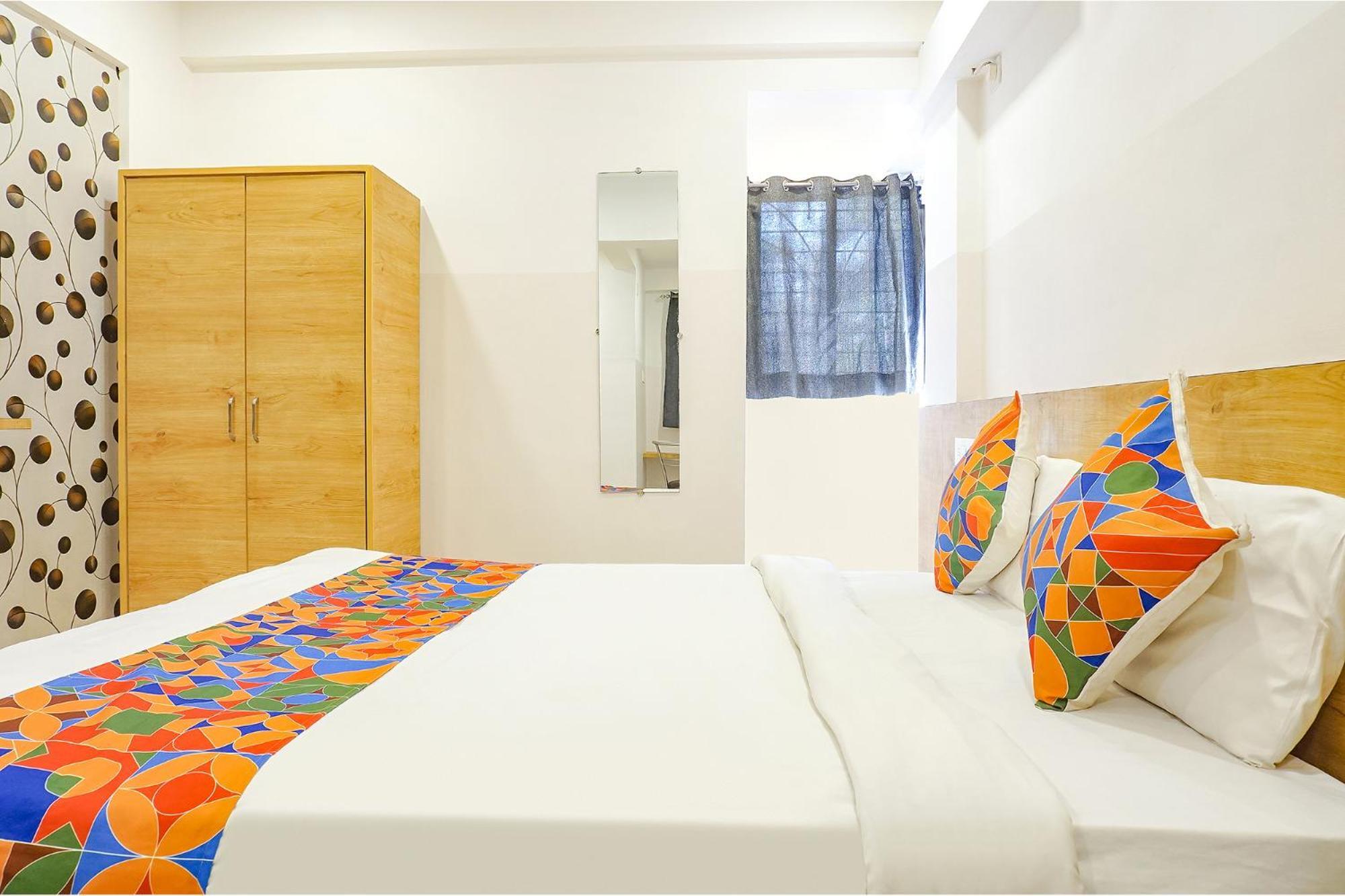 Fabhotel Saffron Inn I - Nr Darshan Museum Pune Bagian luar foto