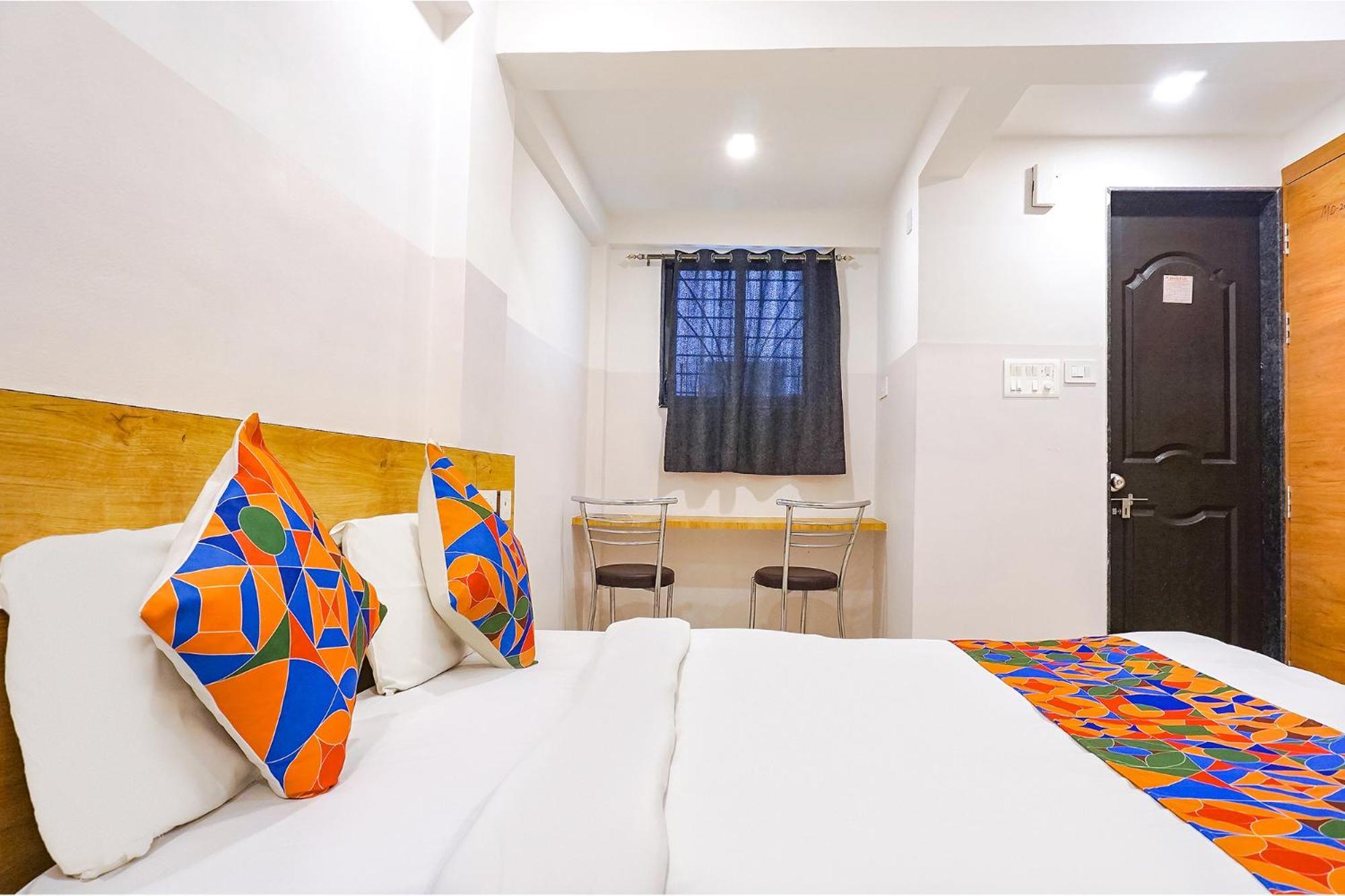 Fabhotel Saffron Inn I - Nr Darshan Museum Pune Bagian luar foto