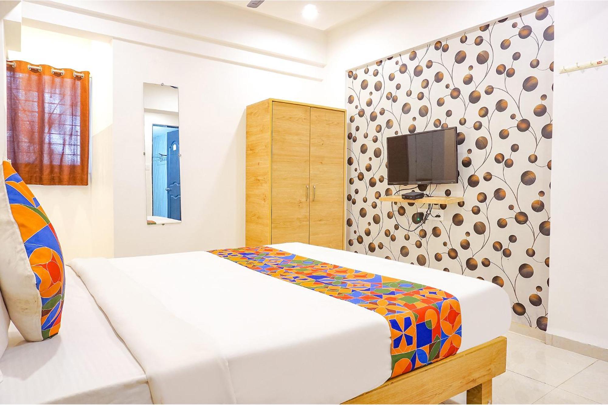 Fabhotel Saffron Inn I - Nr Darshan Museum Pune Bagian luar foto